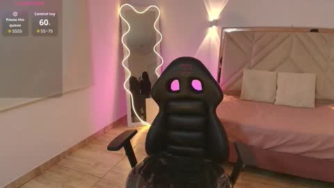 Mia online show from October 1, 3:44 am