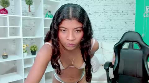 miagreys1 online show from October 18, 12:19 pm
