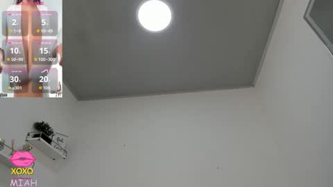 Miah Collins online show from December 1, 11:36 am