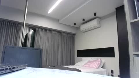 Ms Mia  Owner Of  Your Mind online show from February 24, 2:59 am