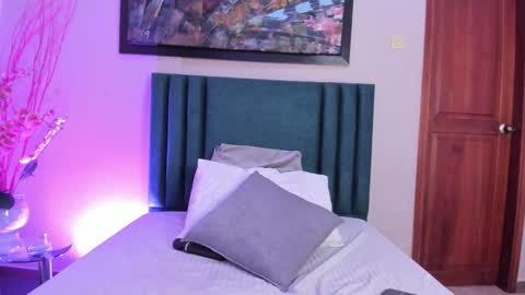 miahertz online show from February 6, 1:09 am