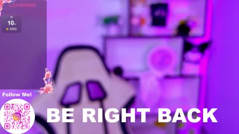 Mia  online show from December 5, 8:21 pm