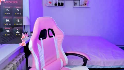 Mia  online show from October 21, 8:02 pm