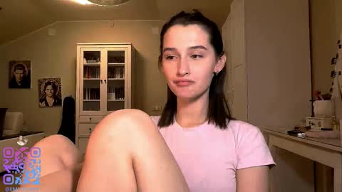 Emily online show from November 21, 2:41 pm