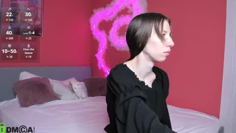 michele_mack online show from December 15, 2:39 am