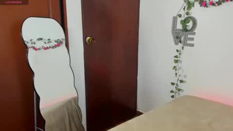 Michell online show from October 27, 8:14 pm