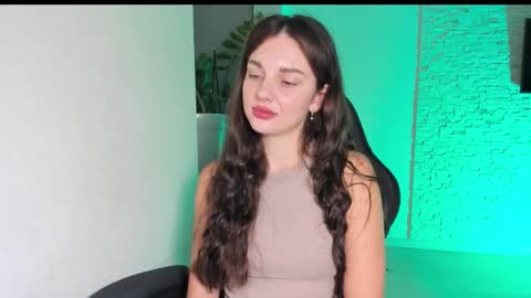 Michellee online show from October 7, 6:01 pm