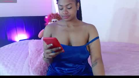 Snapshot of michellmoon1 chatting on October 19, 6:21 pm michellmoon1 online show from October 19, 6:21 pm