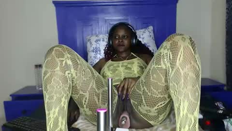 midnight_bloom online show from November 12, 3:15 am