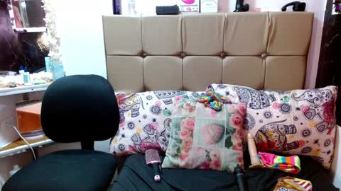 miia online show from January 20, 7:04 pm