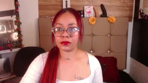 miia online show from December 3, 7:27 pm