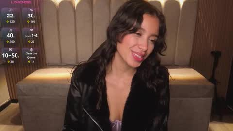 miiaa_evans1 online show from January 15, 4:57 pm