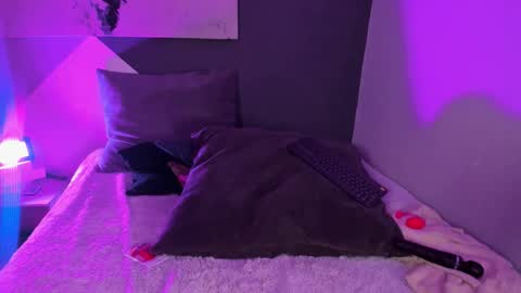 miiaawallace online show from November 14, 10:32 pm