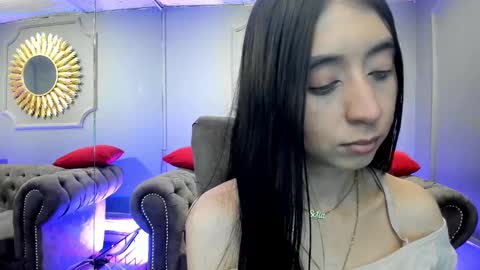 Snapshot of miilu__1 chatting on January 24, 3:22 am miilu  online show from January 24, 3:22 am