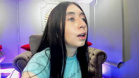 Snapshot of miilu__1 chatting on February 14, 3:43 am miilu  online show from February 14, 3:43 am
