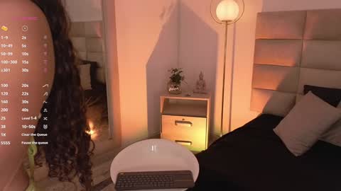 Snapshot of miissjulia chatting on December 24, 7:11 pm   online show from December 24, 7:11 pm