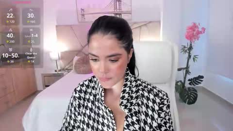 mila_blaze online show from September 19, 1:10 pm