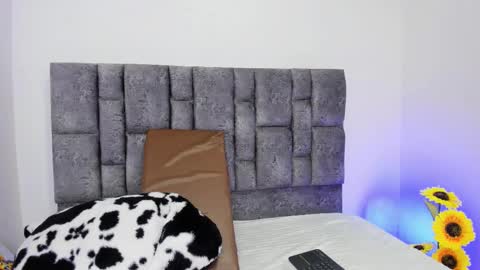 mila  online show from October 25, 10:38 pm