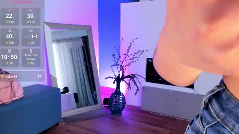 Mila online show from October 3, 12:10 pm