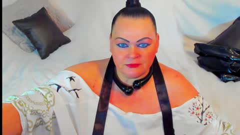 Lana online show from January 2, 3:40 pm