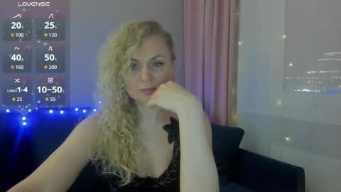 milanna_x online show from December 18, 3:28 pm