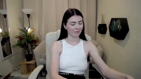 milasecretsss online show from January 19, 7:59 am