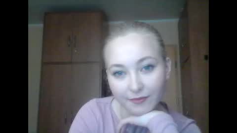 Milena new nonude shy blonde natural online show from February 14, 10:28 am