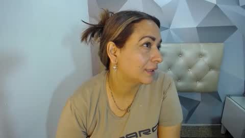 milf_hugeboobs online show from November 4, 11:04 am