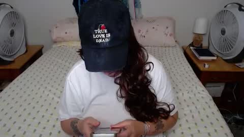 Snapshot of milfmonee chatting on October 14, 4:09 pm MILF Monee online show from October 14, 4:09 pm