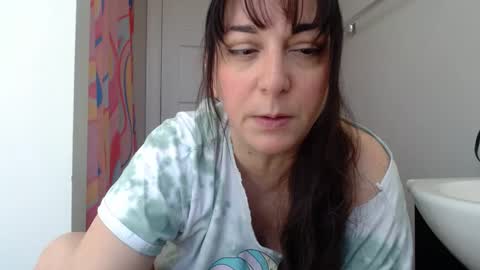 Snapshot of milfmonee chatting on March 3, 4:54 pm MILF Monee online show from March 3, 4:54 pm