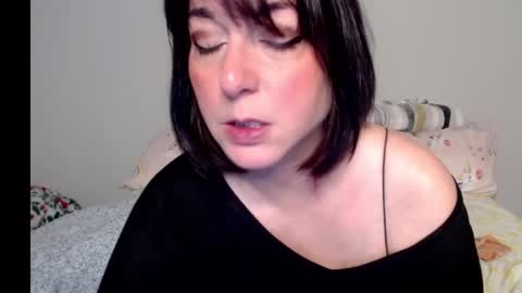 Snapshot of milfmonee chatting on February 13, 4:07 pm MILF Monee online show from February 13, 4:07 pm