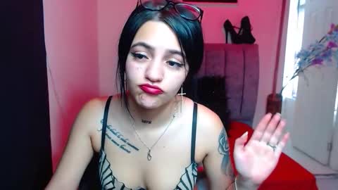 Snapshot of millacounisslosexanal chatting on October 21, 3:05 pm Violeta online show from October 21, 3:05 pm