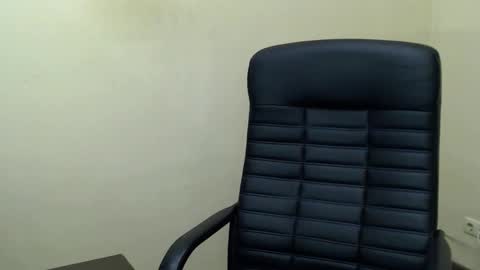 Millie online show from December 23, 1:35 pm