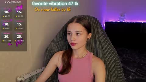 Snapshot of milyamess chatting on September 21, 7:56 pm Emily online show from September 21, 7:56 pm