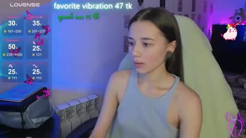 Snapshot of milyamess chatting on March 9, 4:00 pm Emily online show from March 9, 4:00 pm