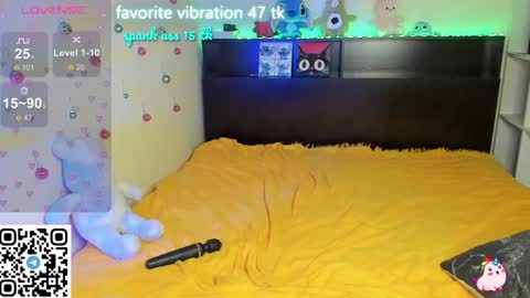 Snapshot of milyamess chatting on December 16, 7:00 pm Emily online show from December 16, 7:00 pm