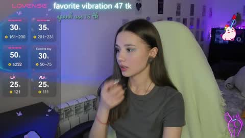 Snapshot of milyamess chatting on February 25, 5:40 pm Emily online show from February 25, 5:40 pm