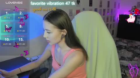 Snapshot of milyamess chatting on March 8, 4:05 pm Emily online show from March 8, 4:05 pm