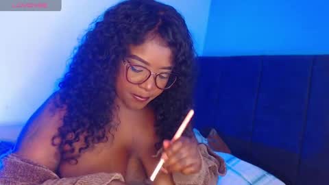 Snapshot of mimi_gil chatting on October 21, 5:00 am Mimi online show from October 21, 5:00 am