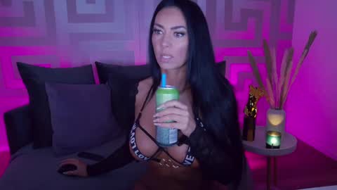 Mina online show from March 1, 8:45 am