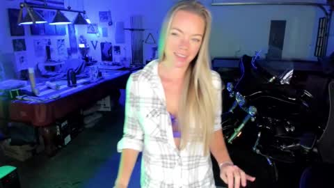 Mindy Mars online show from November 14, 4:51 pm