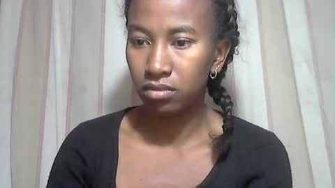 minouch211907 online show from November 1, 6:06 am