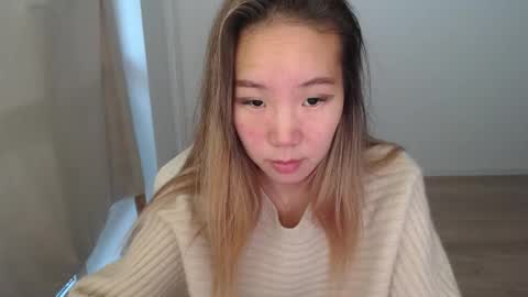 mira_g online show from November 12, 12:36 pm