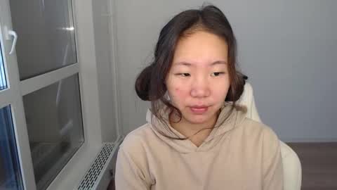 mira_g online show from February 11, 7:02 am