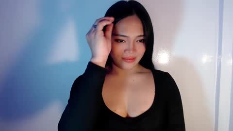 Snapshot of mira_luna222 chatting on January 1, 8:35 am Mira Bella online show from January 1, 8:35 am