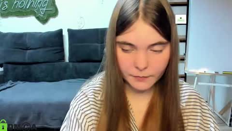 miraa_bloom online show from February 1, 3:22 pm