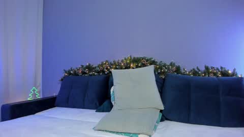 Mira  follow my fansly  online show from December 16, 12:04 am