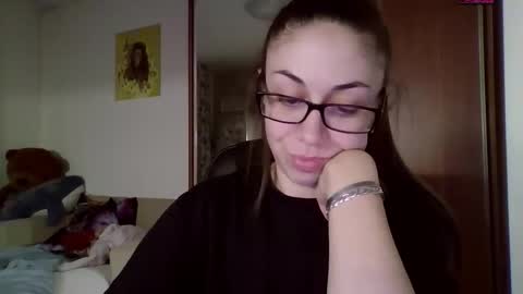 Snapshot of miranda_wish chatting on January 5, 6:35 pm MIRANDA online show from January 5, 6:35 pm