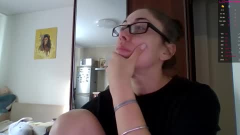 Snapshot of miranda_wish chatting on September 20, 10:35 am MIRANDA online show from September 20, 10:35 am