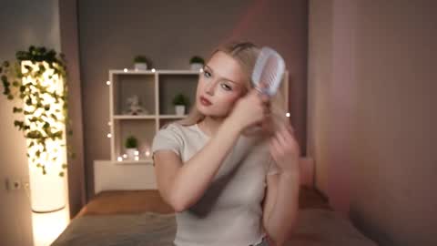 Elsa online show from October 29, 9:39 pm